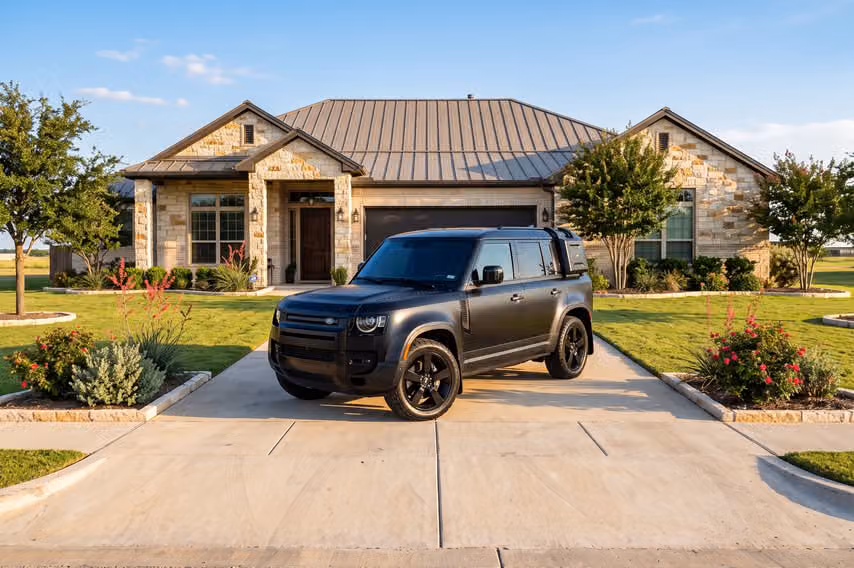 2024 Land Rover Defender 130 P400 X-Dynamic SE Image 40