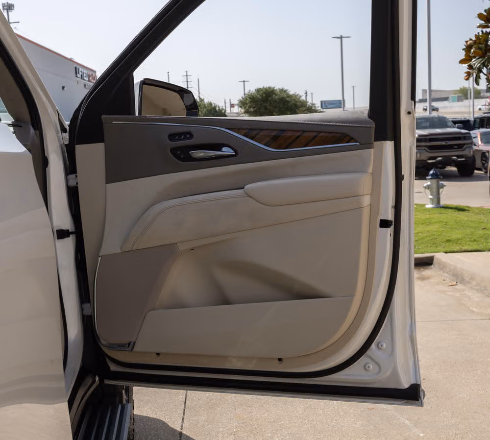 2023 Cadillac Escalade Platinum Image 36