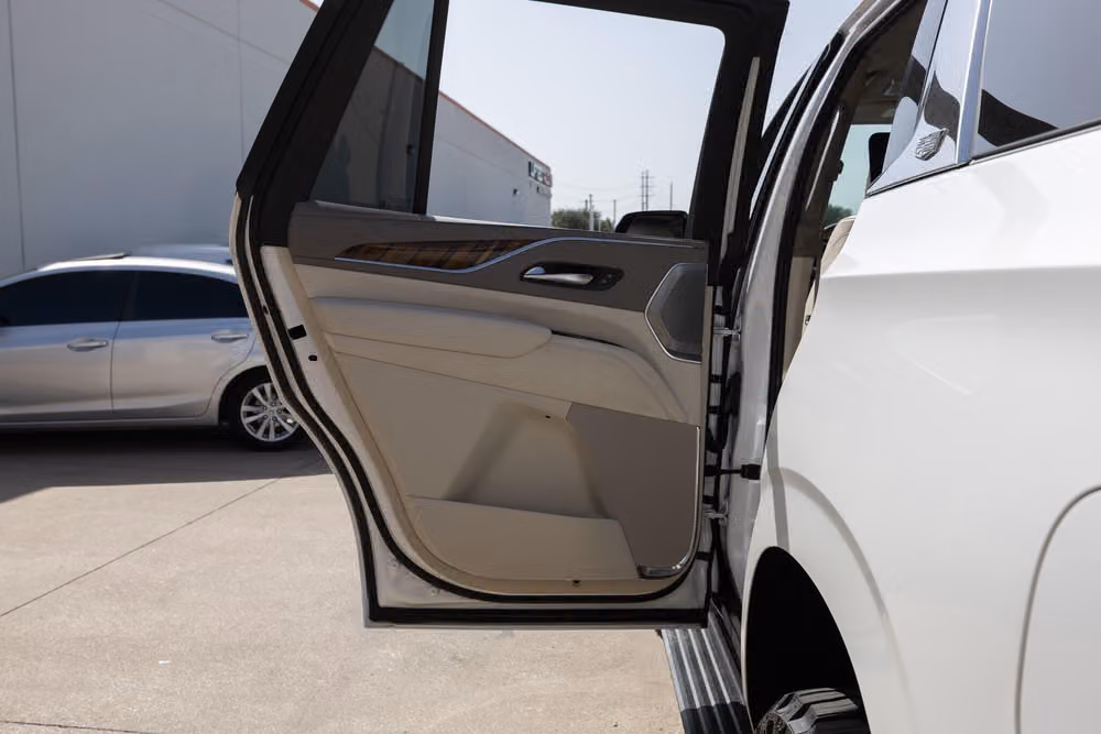 2023 Cadillac Escalade Platinum Image 37