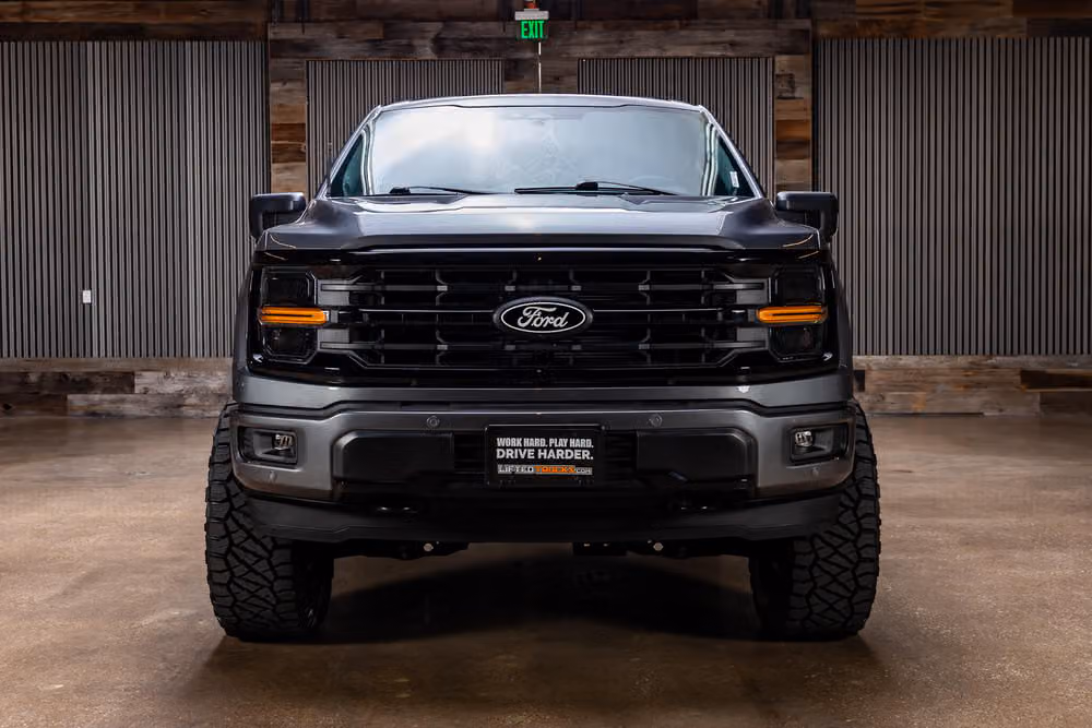 2025 Ford F-150 XLT SuperCrew Image 5