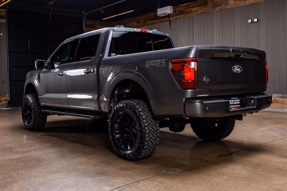 2025 Ford F-150 XLT SuperCrew Image 8