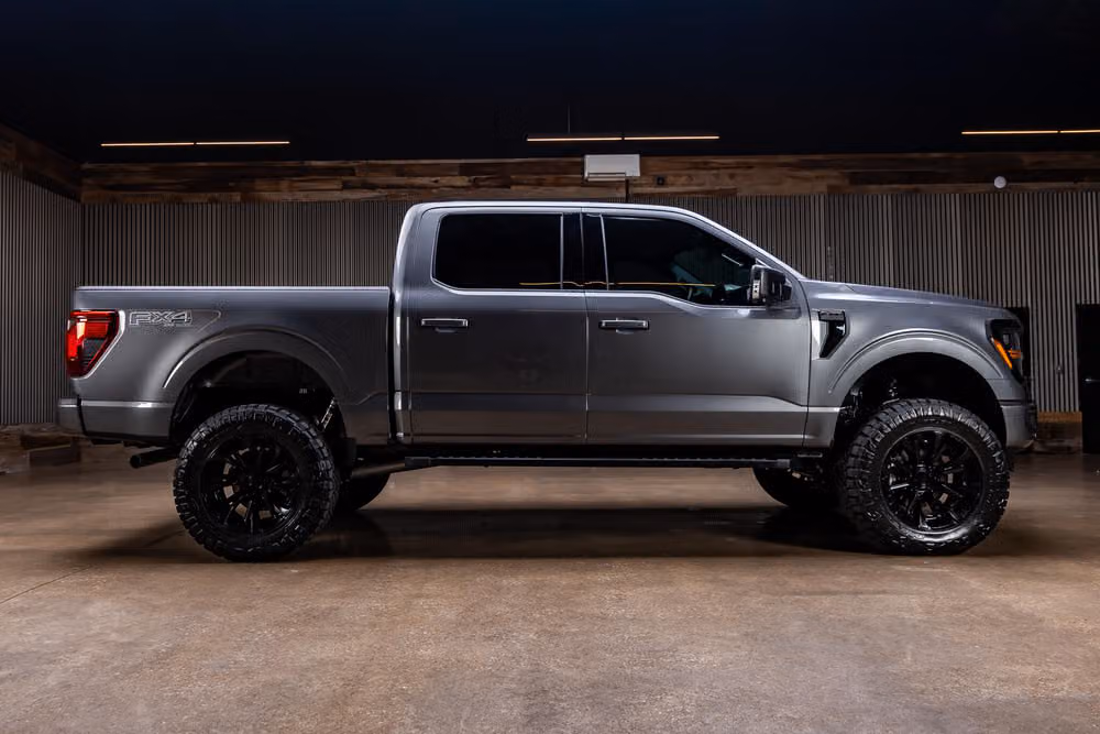 2025 Ford F-150 XLT SuperCrew Image 12