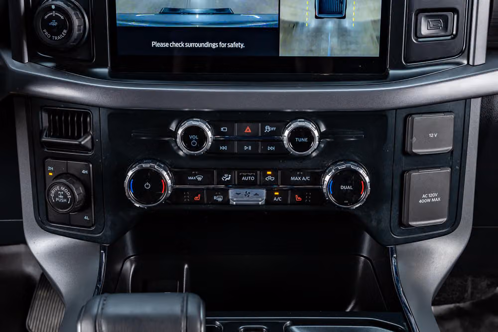 2025 Ford F-150 XLT SuperCrew Image 29