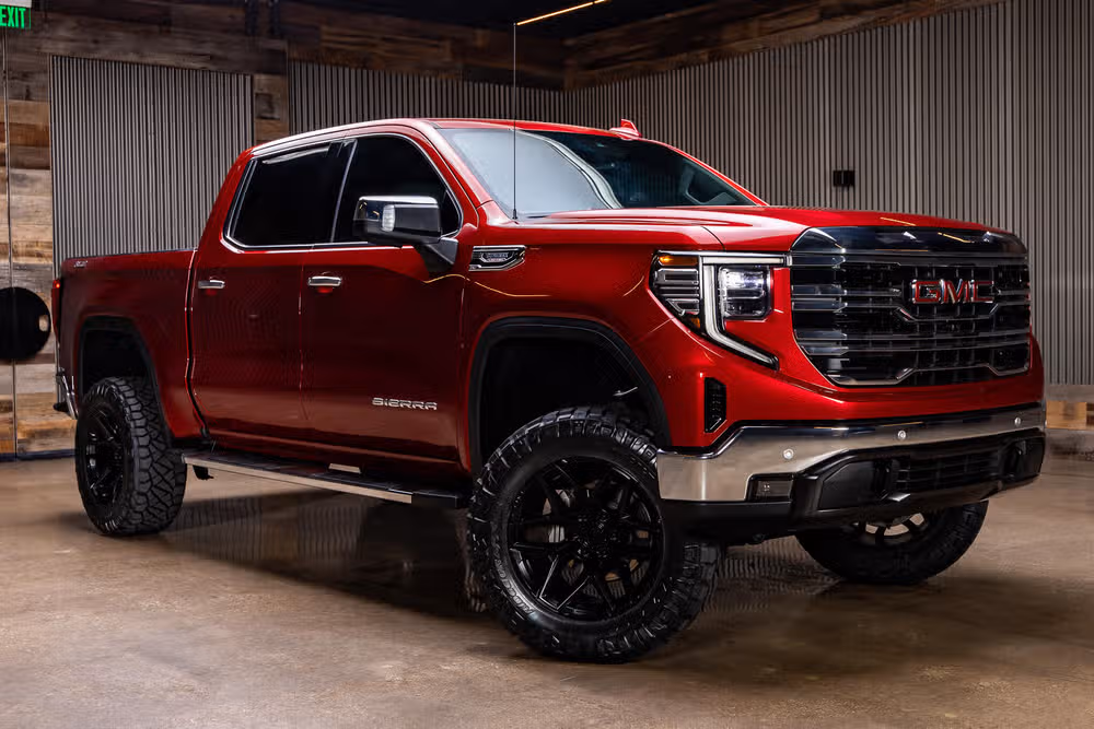 2022 GMC Sierra 1500 SLT Crew Cab Image 1