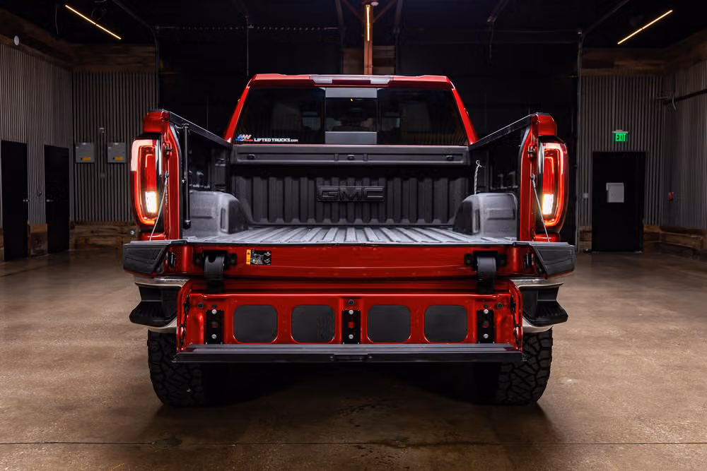 2022 GMC Sierra 1500 SLT Crew Cab Image 10