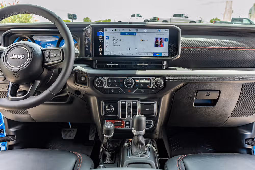 2025 Jeep Wrangler Rubicon X Image 24