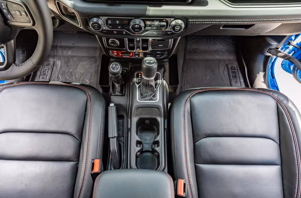 2025 Jeep Wrangler Rubicon X Image 28