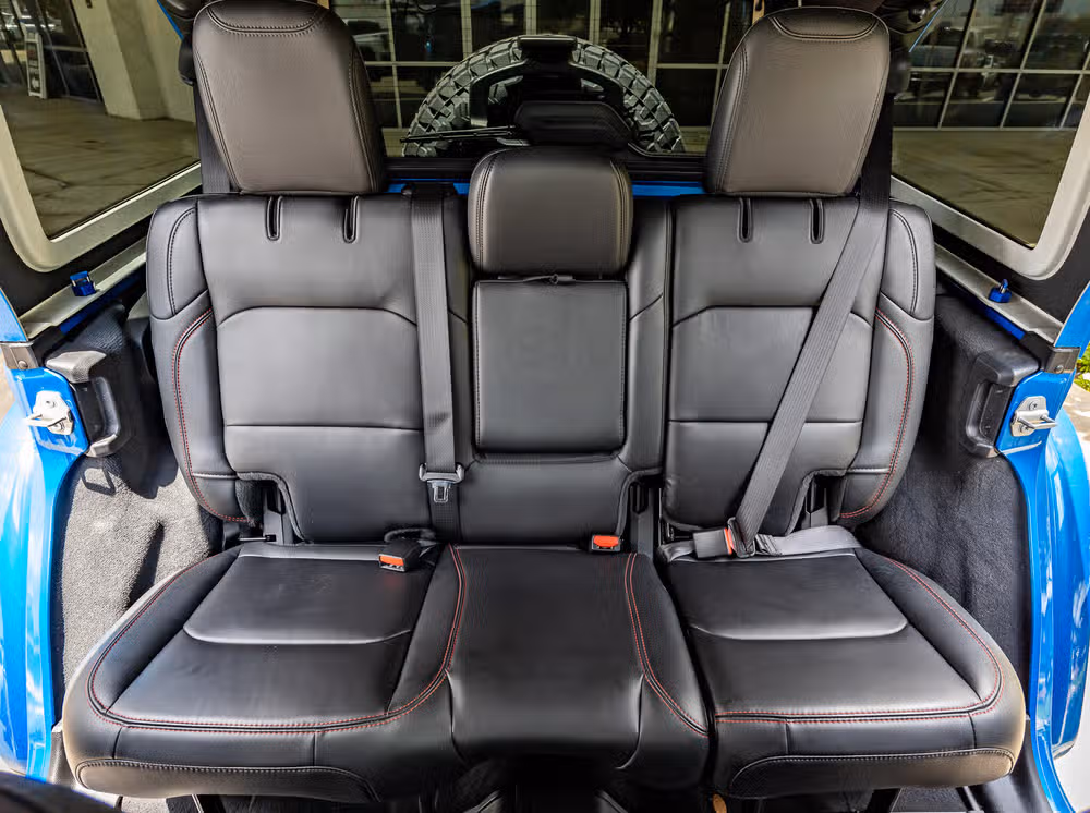 2025 Jeep Wrangler Rubicon X Image 35