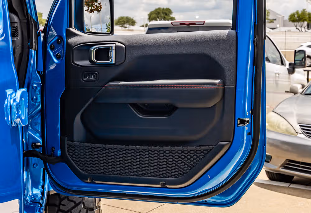 2025 Jeep Wrangler Rubicon X Image 37