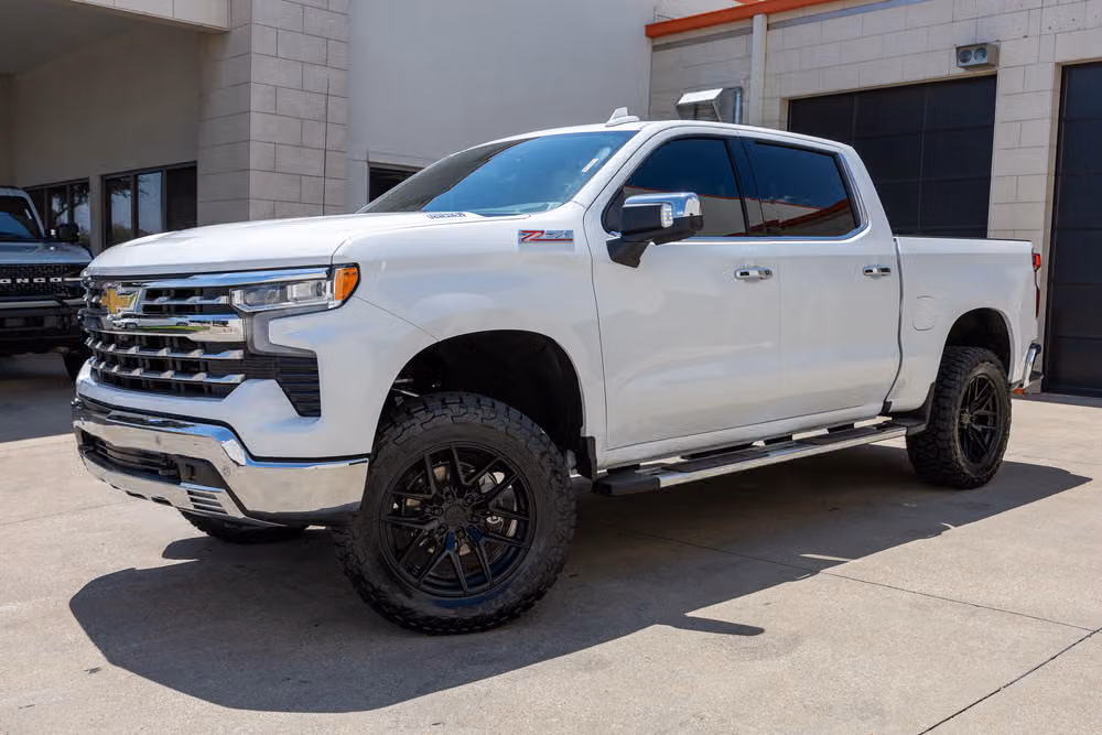 2025 Chevrolet Silverado 1500 LTZ Crew Cab Image 6