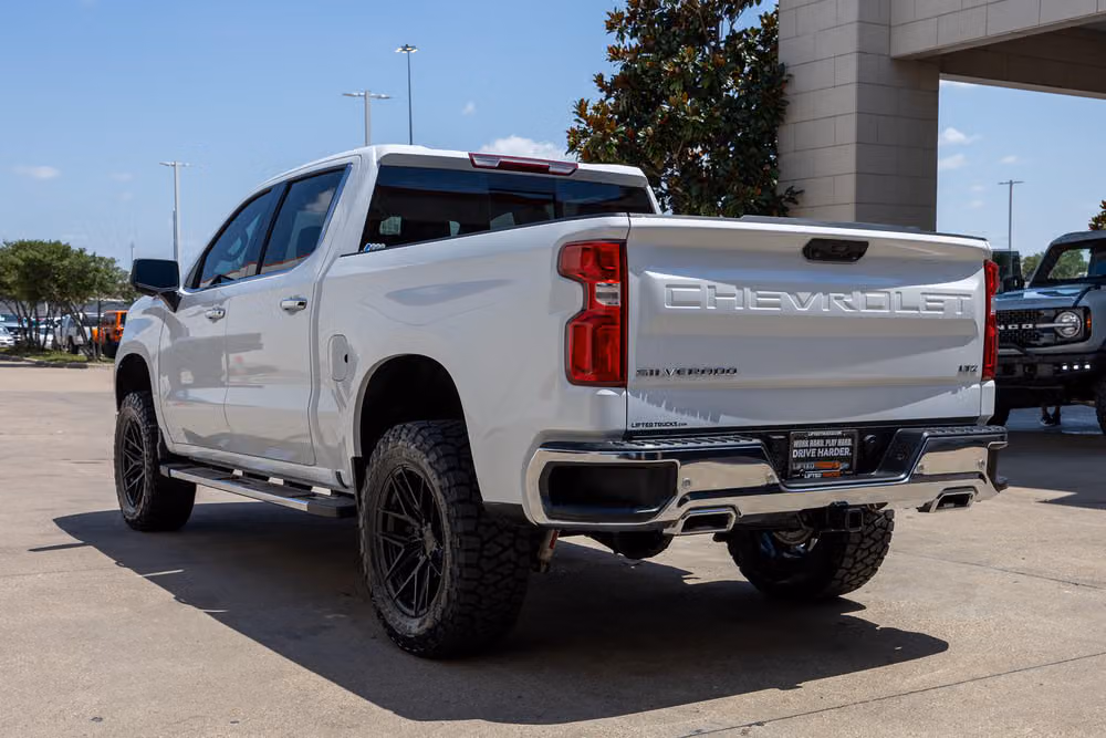 2025 Chevrolet Silverado 1500 LTZ Crew Cab Image 8