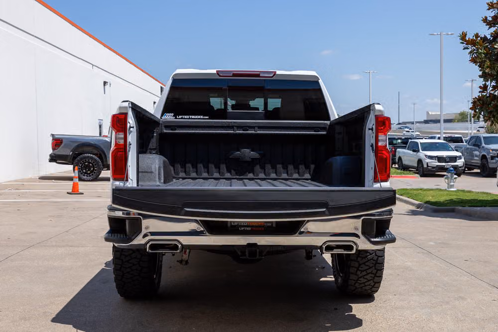 2025 Chevrolet Silverado 1500 LTZ Crew Cab Image 10