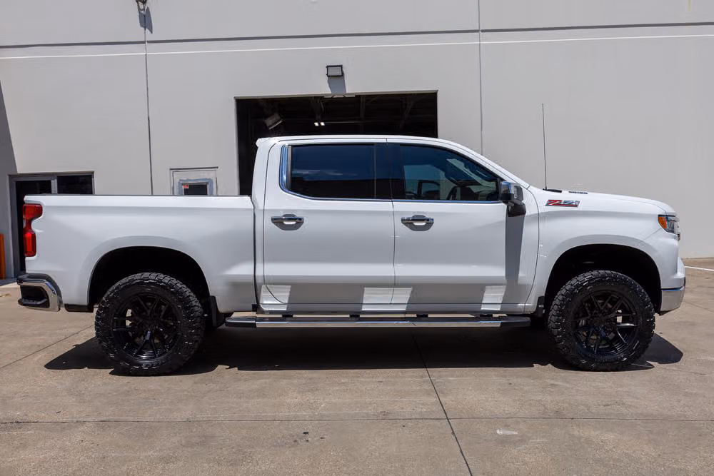 2025 Chevrolet Silverado 1500 LTZ Crew Cab Image 12