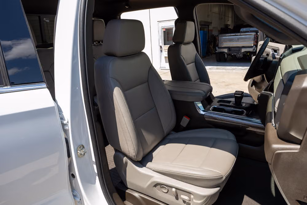 2025 Chevrolet Silverado 1500 LTZ Crew Cab Image 32