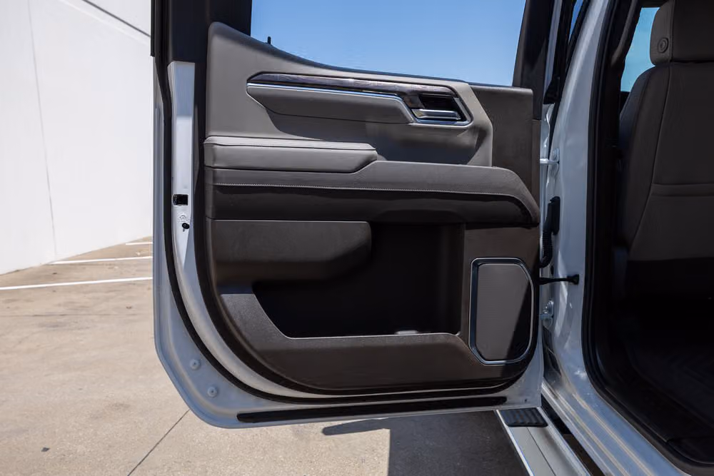 2025 Chevrolet Silverado 1500 LTZ Crew Cab Image 39