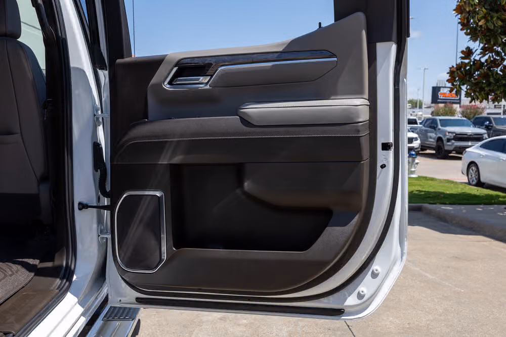 2025 Chevrolet Silverado 1500 LTZ Crew Cab Image 40