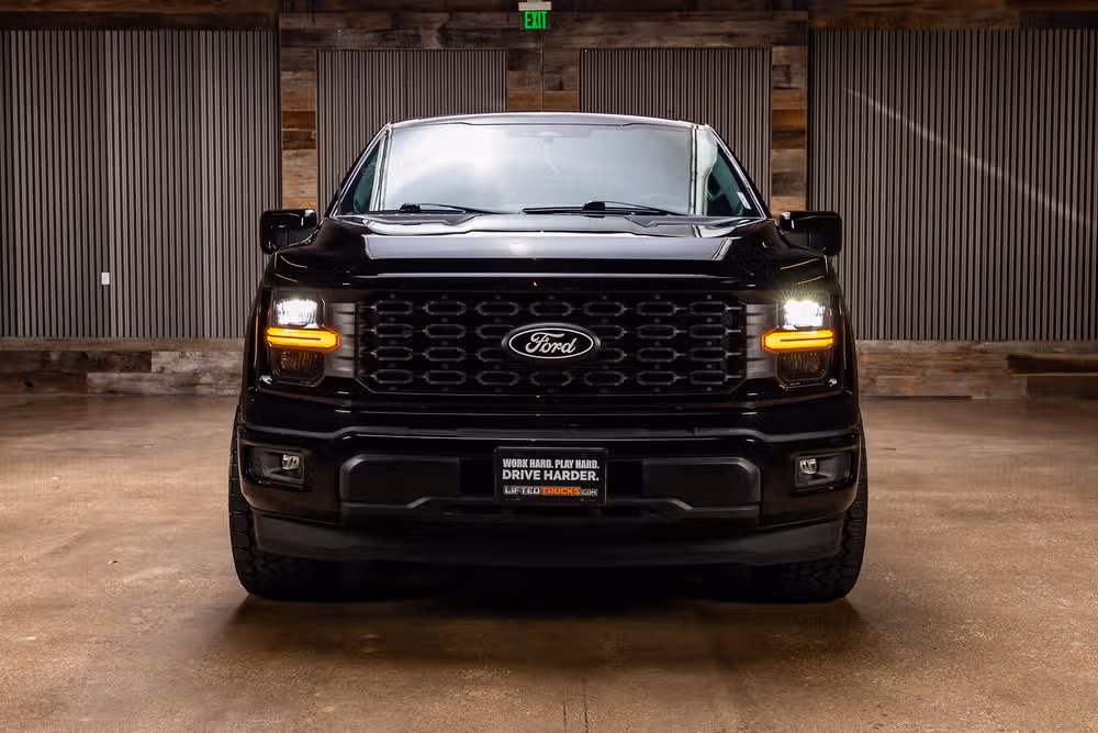 2025 Ford F-150 STX SuperCrew Image 4