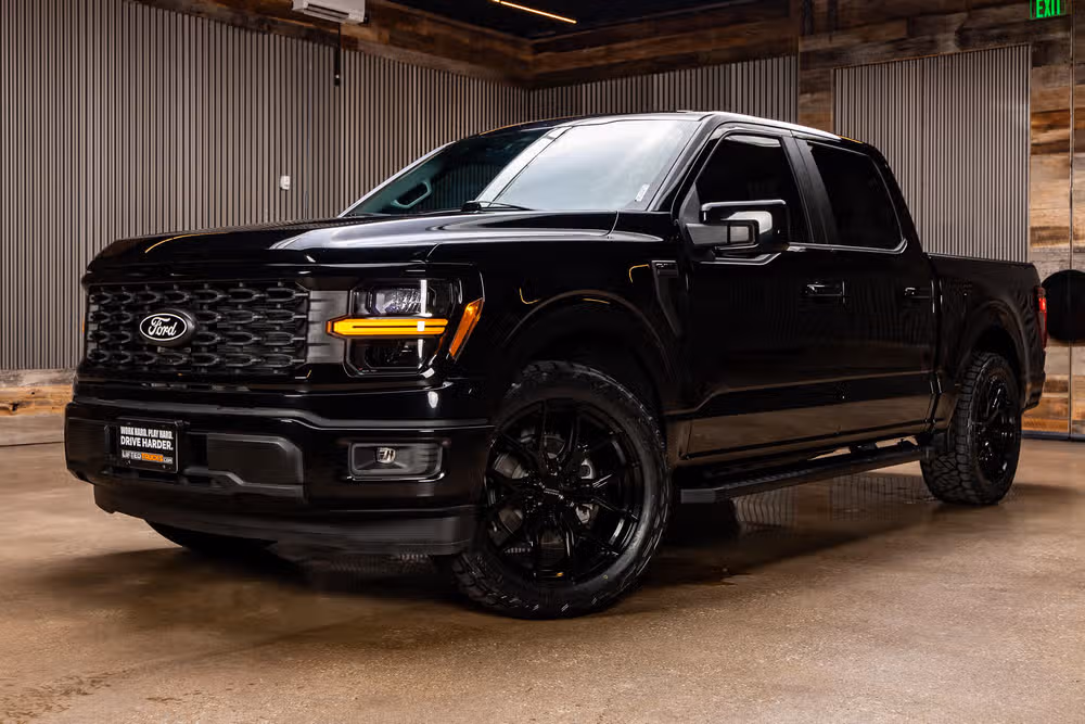 2025 Ford F-150 STX SuperCrew Image 5