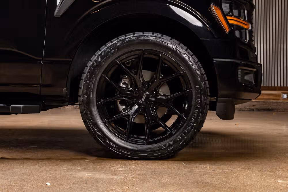2025 Ford F-150 STX SuperCrew Image 12