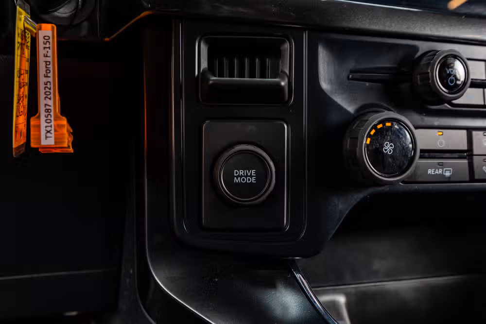 2025 Ford F-150 STX SuperCrew Image 21