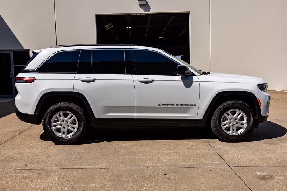 2025 Jeep Grand Cherokee Laredo Image 10
