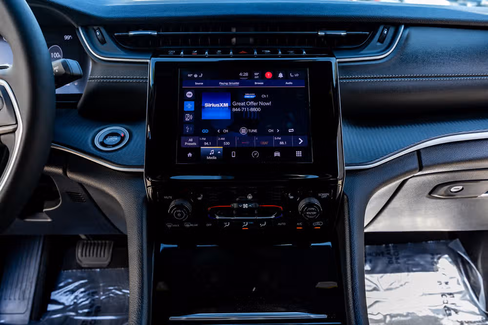 2025 Jeep Grand Cherokee Laredo Image 19