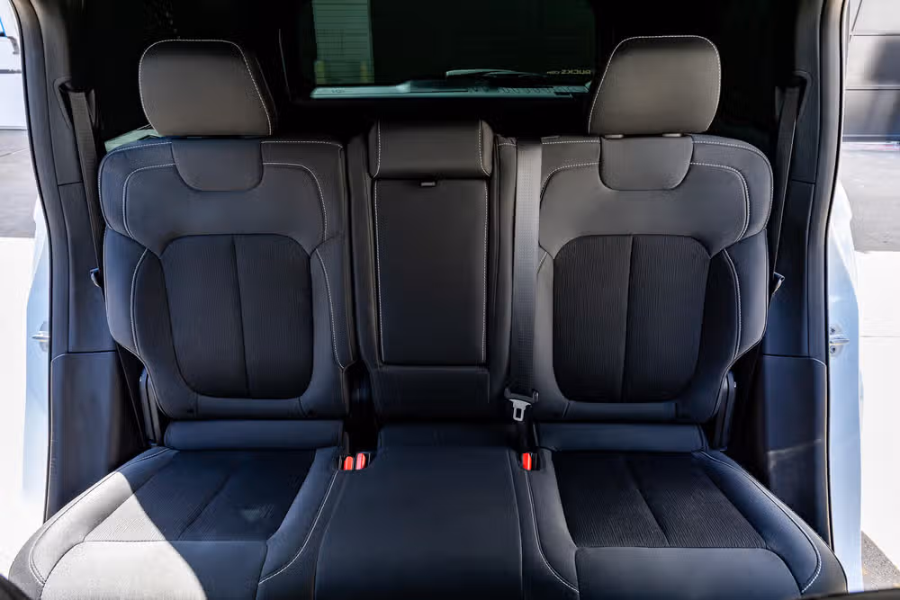 2025 Jeep Grand Cherokee Laredo Image 30