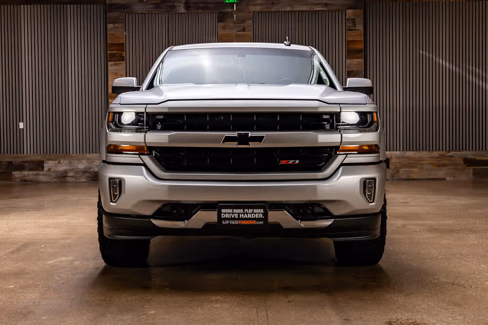 2018 Chevrolet Silverado 1500 LT Z71 Crew Cab Image 3
