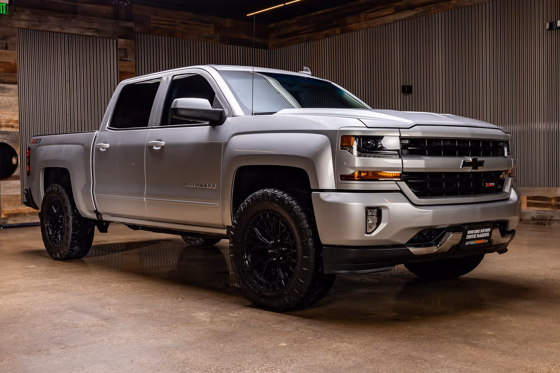 2018 Chevrolet Silverado 1500 LT Z71 Crew Cab Image 1