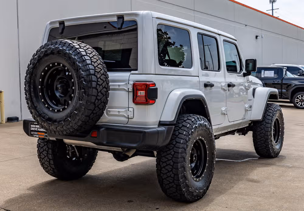 2024 Jeep Wrangler Sahara Image 10