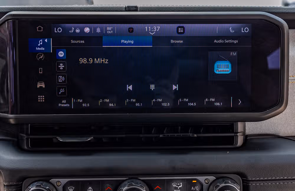 2024 Jeep Wrangler Sahara Image 24