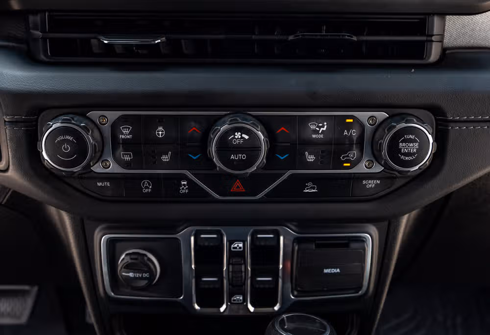 2024 Jeep Wrangler Sahara Image 26