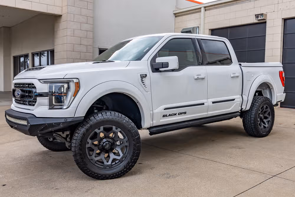 2022 Ford F-150 Lariat Black Ops SuperCrew Image 4