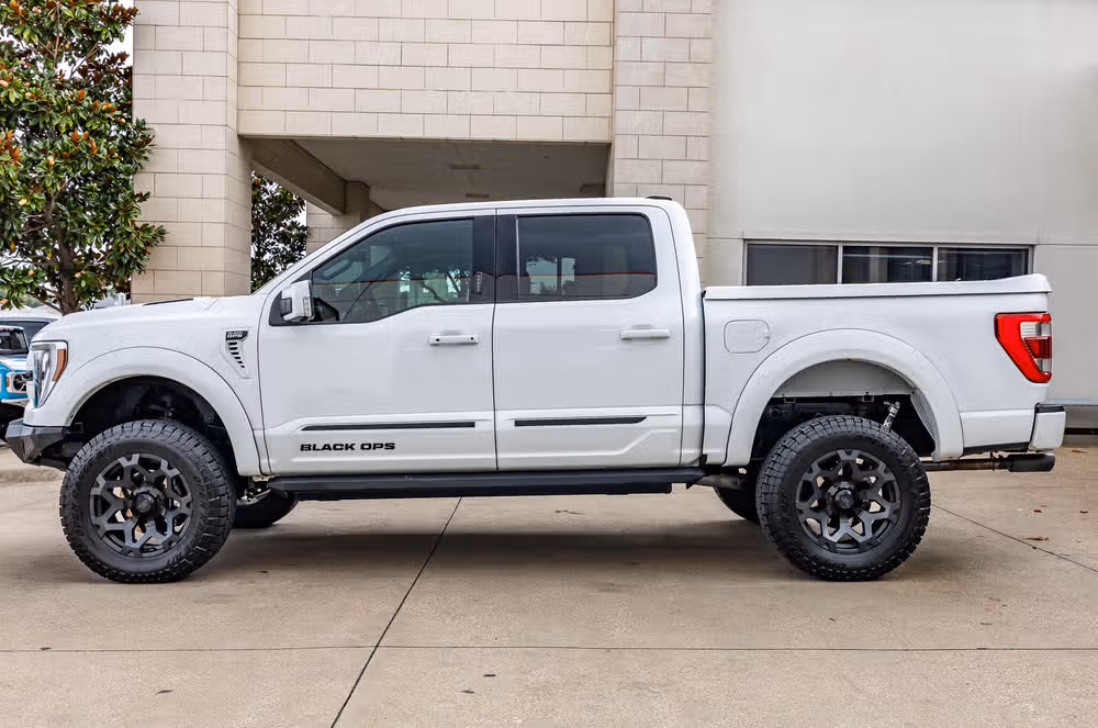 2022 Ford F-150 Lariat Black Ops SuperCrew Image 5