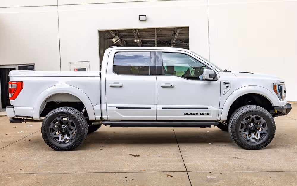 2022 Ford F-150 Lariat Black Ops SuperCrew Image 10