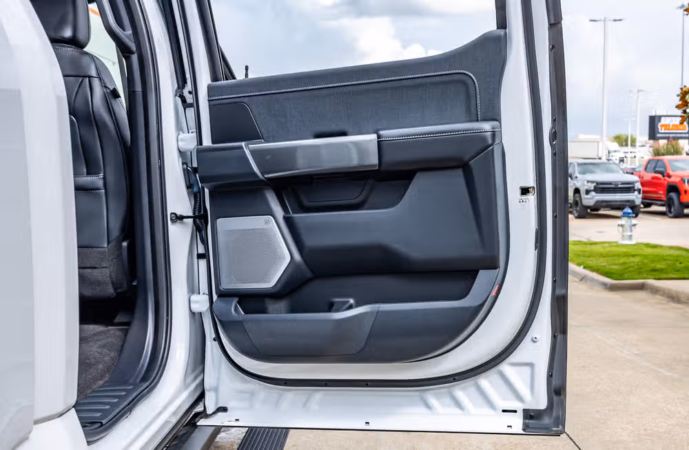 2022 Ford F-150 Lariat Black Ops SuperCrew Image 39