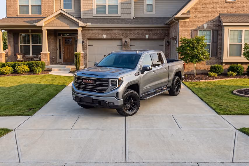 2023 GMC Sierra 1500 SLT Crew Cab Image 43