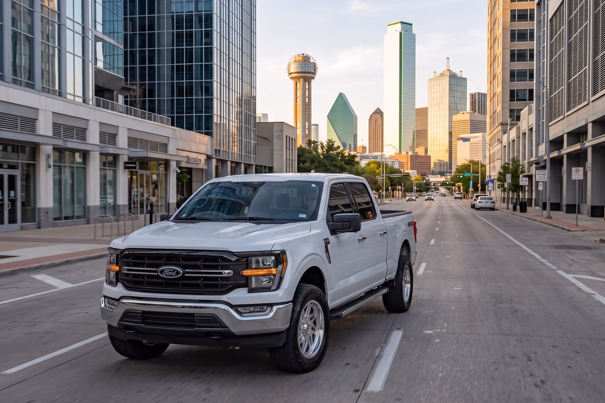 2025 Ford F-150 XLT SuperCrew Image 44