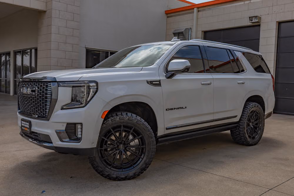 2023 GMC Yukon Denali Ultimate Image 6