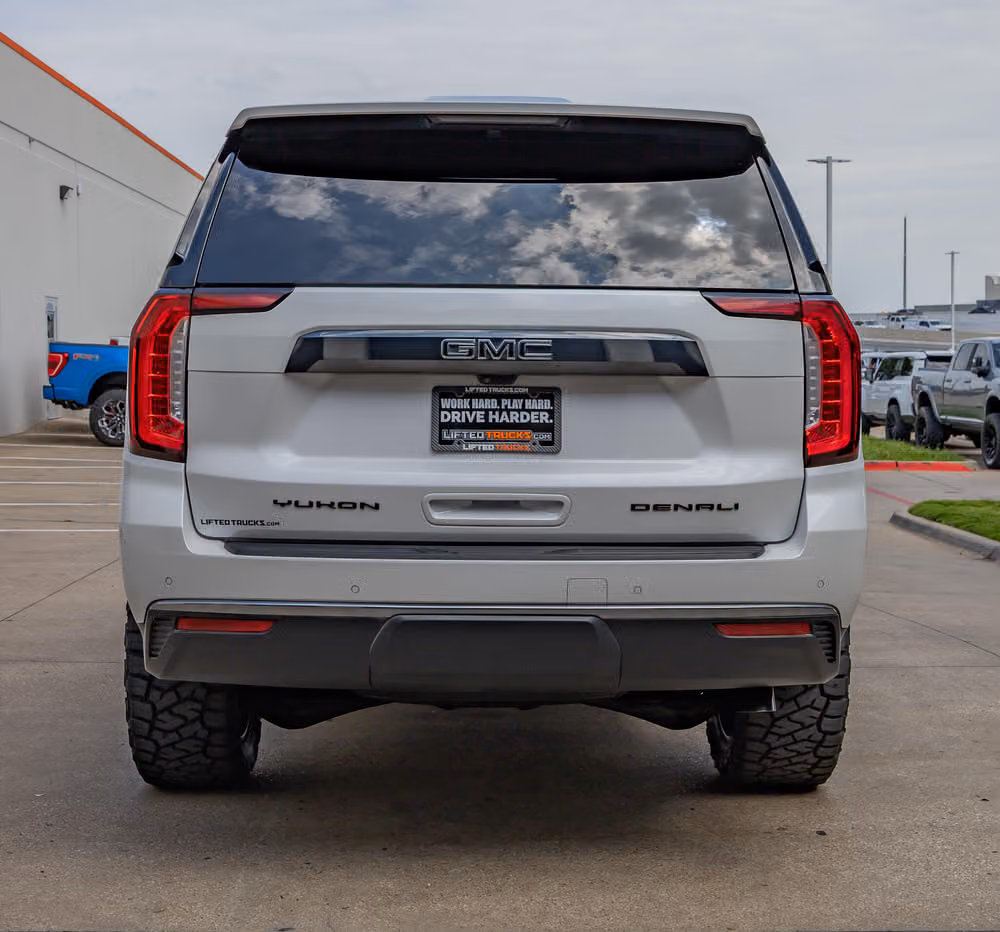 2023 GMC Yukon Denali Ultimate Image 9