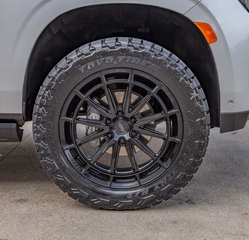 2023 GMC Yukon Denali Ultimate Image 13