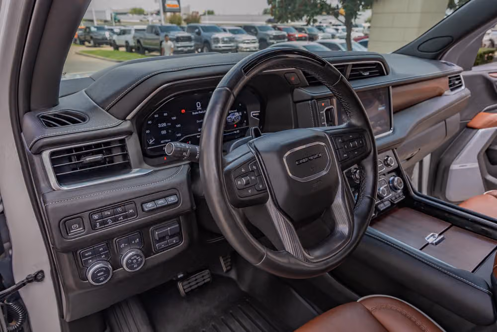 2023 GMC Yukon Denali Ultimate Image 17