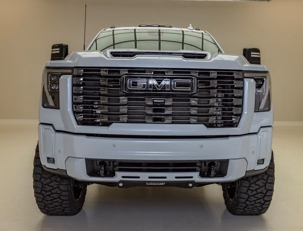 2026 GMC Sierra 2500HD Denali Ultimate Crew Cab Image 4