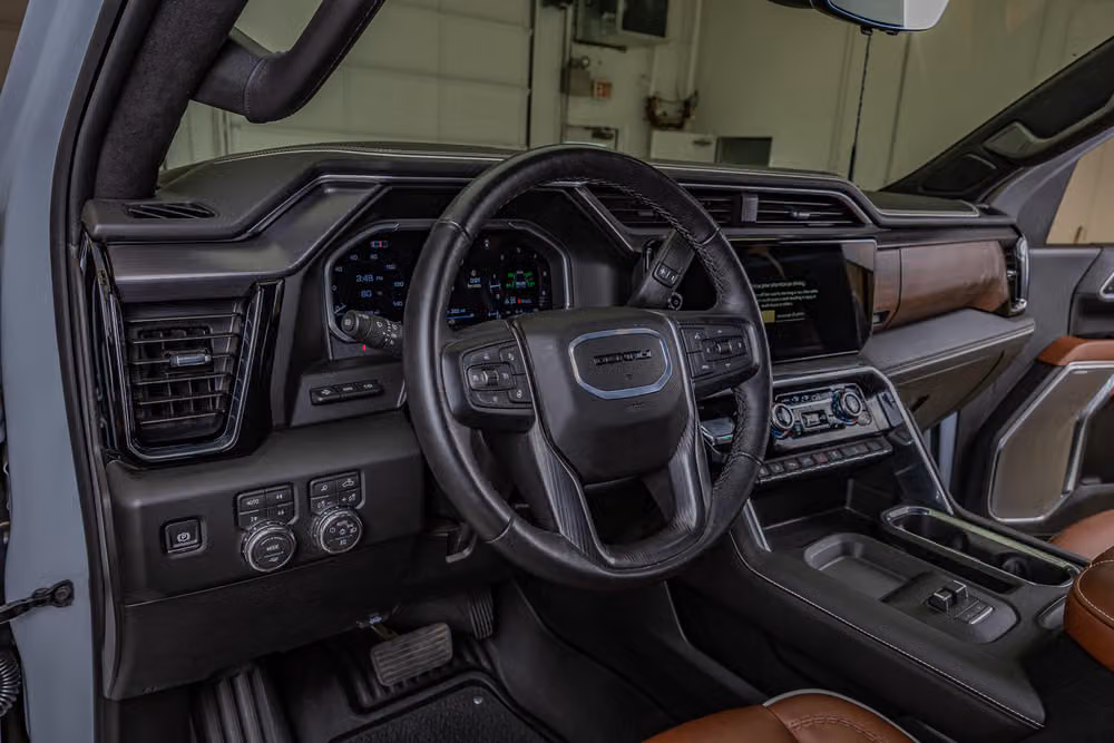 2026 GMC Sierra 2500HD Denali Ultimate Crew Cab Image 17