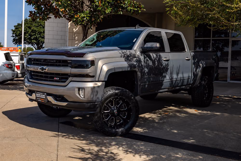 2017 Chevrolet Silverado 1500 LT Z71 Crew Cab Image 4