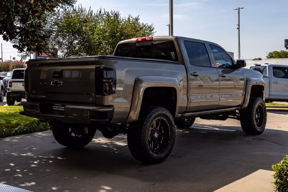2017 Chevrolet Silverado 1500 LT Z71 Crew Cab Image 9