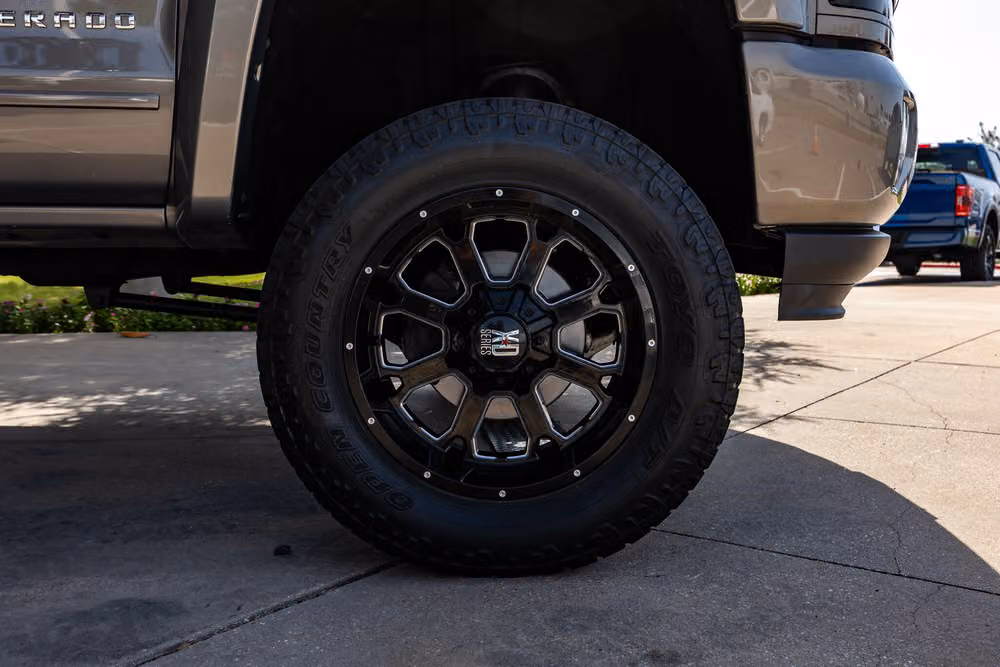 2017 Chevrolet Silverado 1500 LT Z71 Crew Cab Image 11