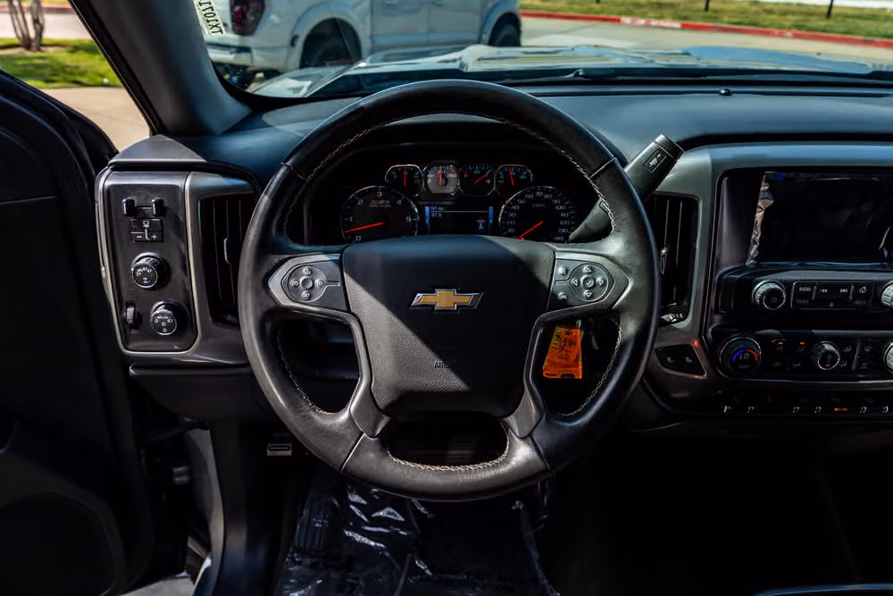 2017 Chevrolet Silverado 1500 LT Z71 Crew Cab Image 17