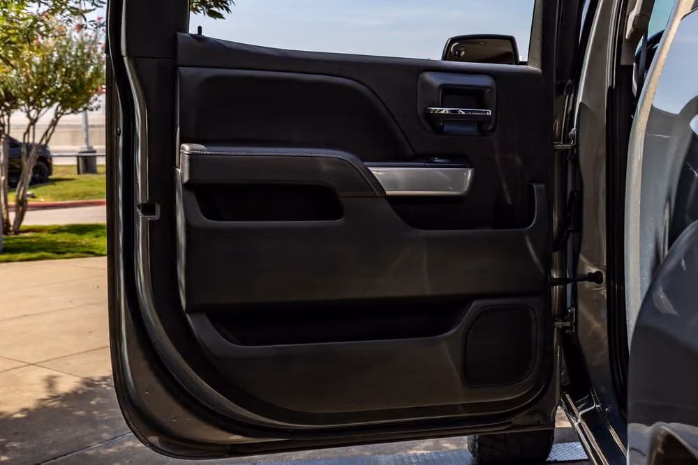 2017 Chevrolet Silverado 1500 LT Z71 Crew Cab Image 32