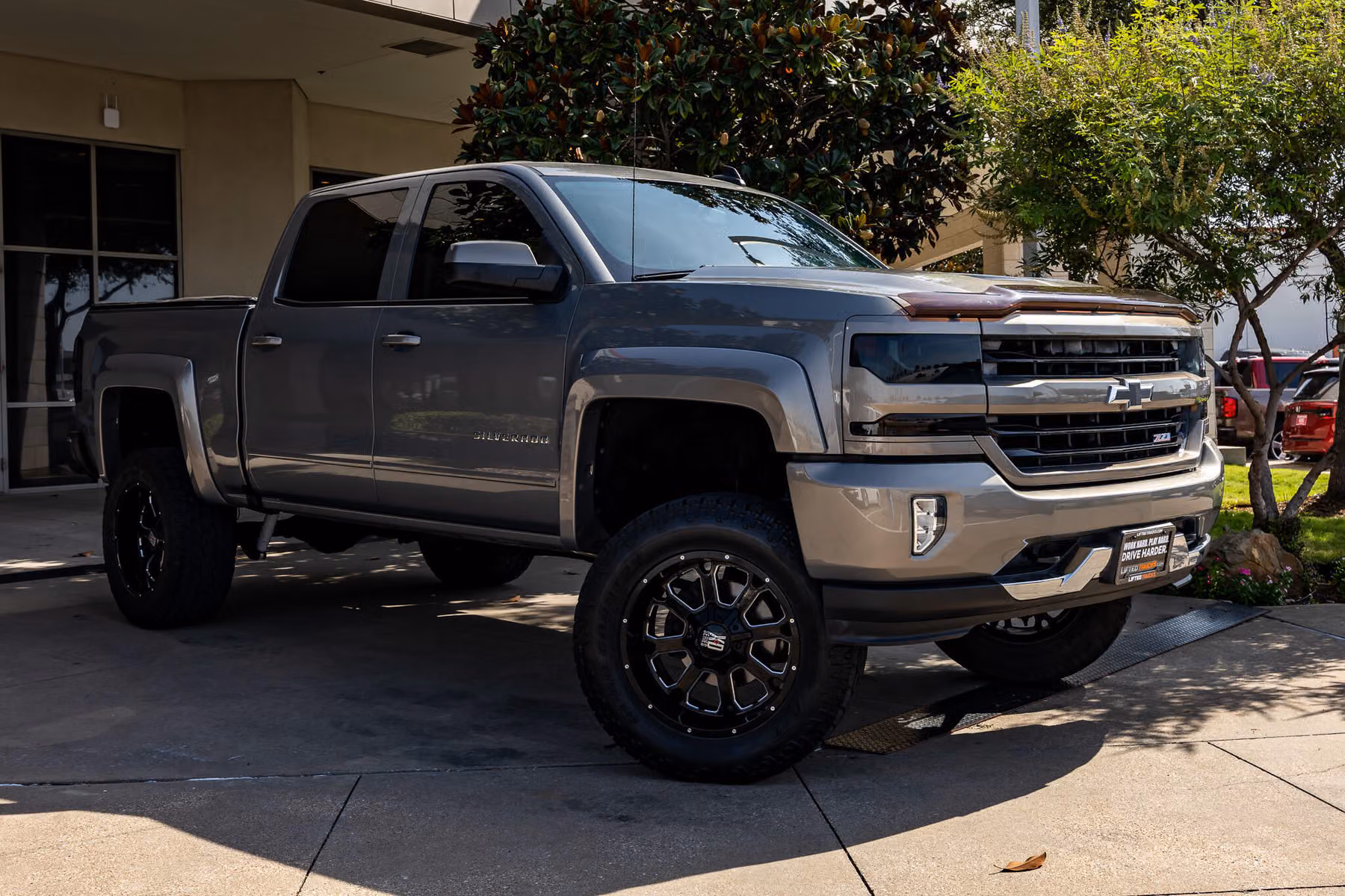 2017 Chevrolet Silverado 1500 LT Z71 Crew Cab Image 1